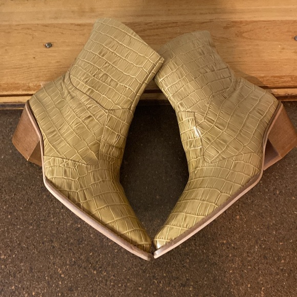 SALE!NEW! ABLE BRAZILIAN LEATHER BOOTS,WITH POINTY TOE AND SIDE ZIP ENTRY - Picture 5 of 13